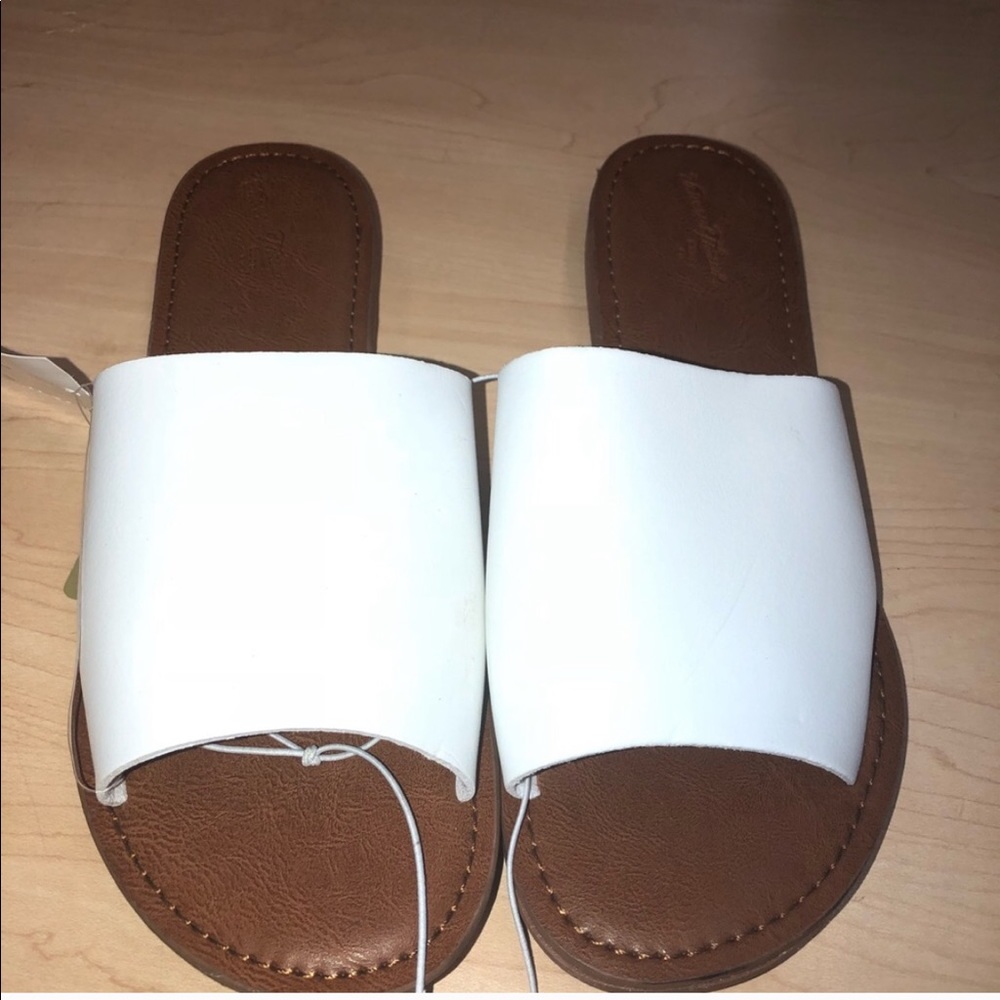 Universal thread white slides